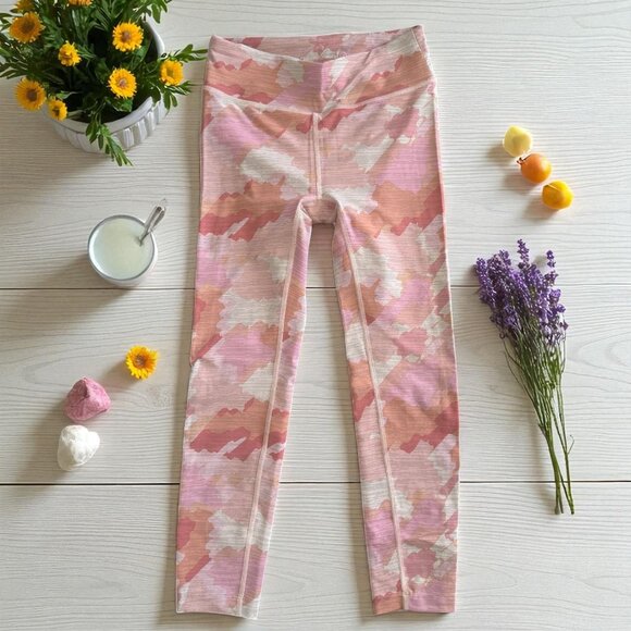 OUTDOOR VOICES Pink Salmon Camo 7/8 Length Leggings Tights Size Small - Picture 1 of 9